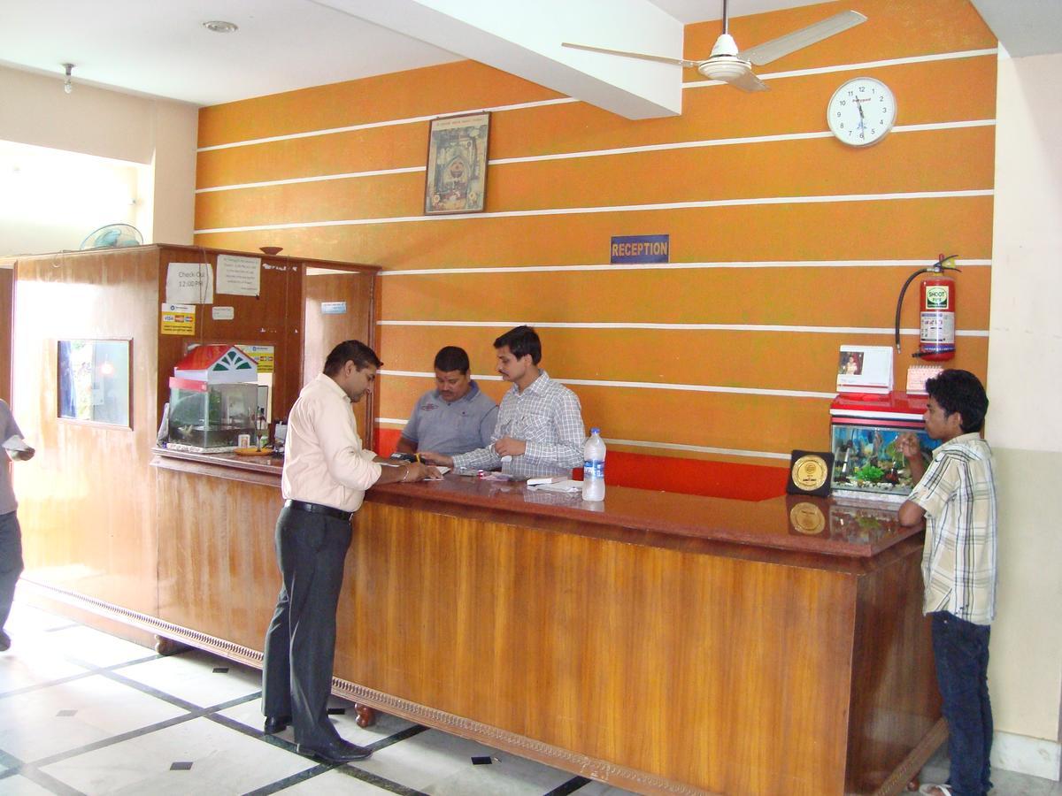 Hotel Ridhi N Sidhi Bettiah Kültér fotó